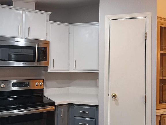 4th image of 6266 S Pinehurst Dr