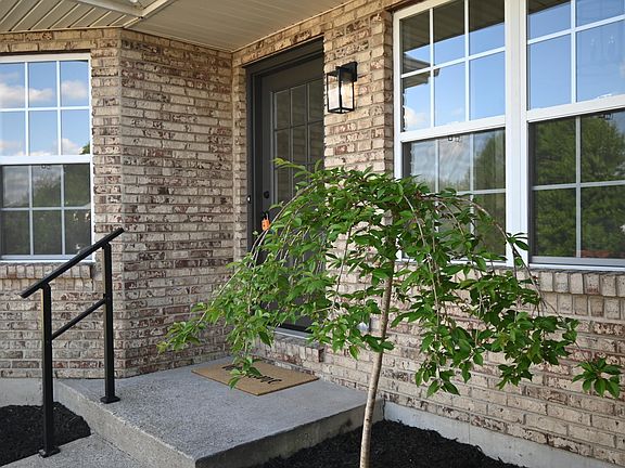 3rd image of 1052 Capitol Ave