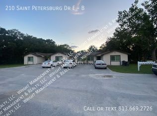 210 Saint Petersburg Dr E APT B, Oldsmar, FL 34677