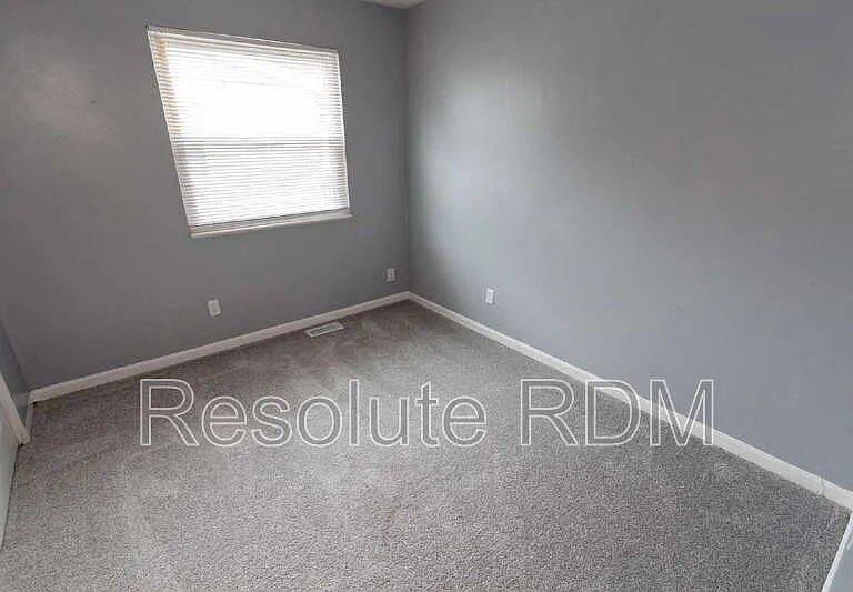 3826 Ireland Dr — Photo 22