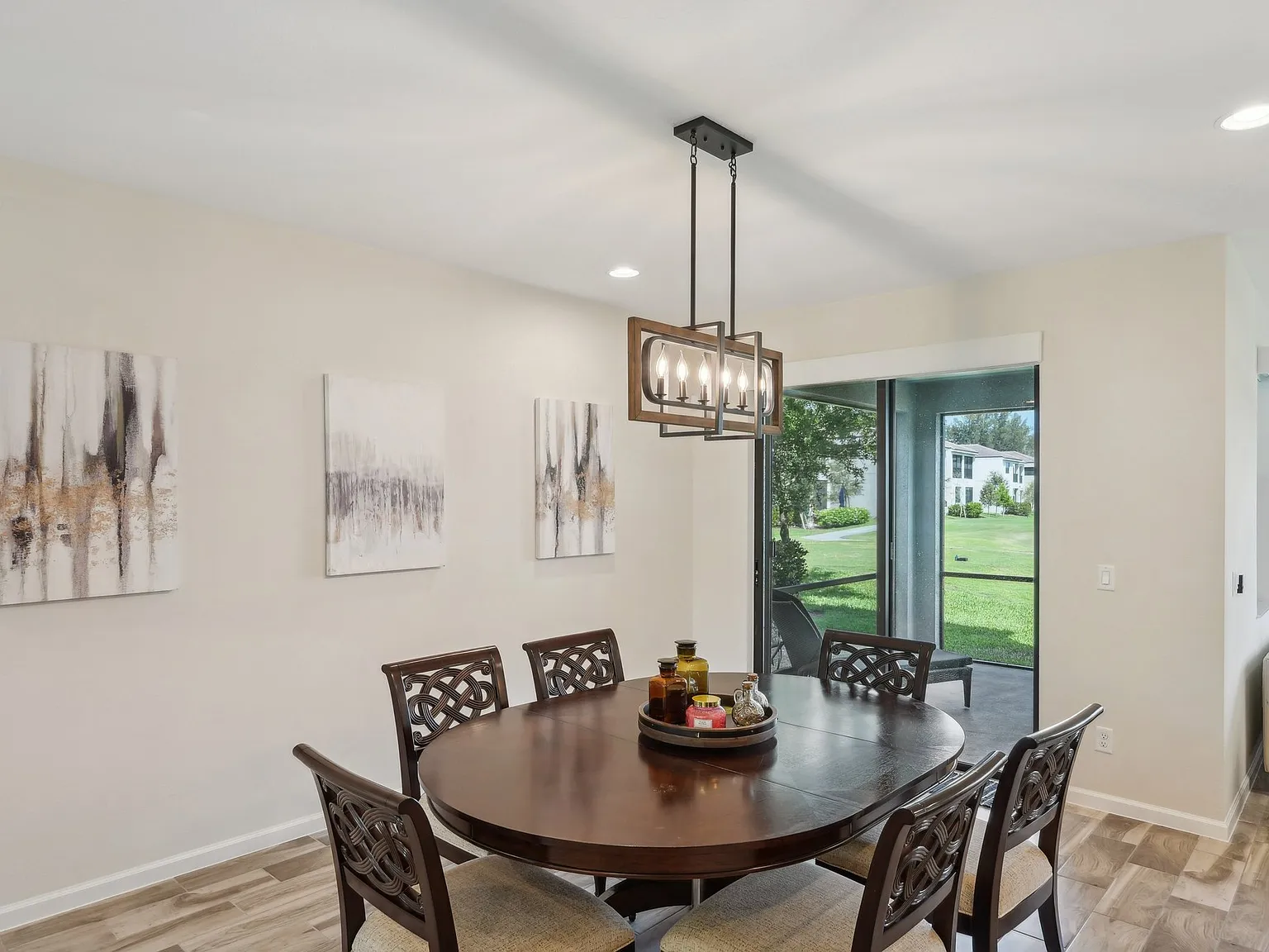 3 bed, 2002 sqft, $3,200 — Photo 3