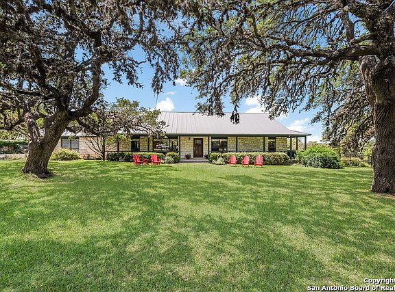 2nd image of 28623 Whirlaway Cir