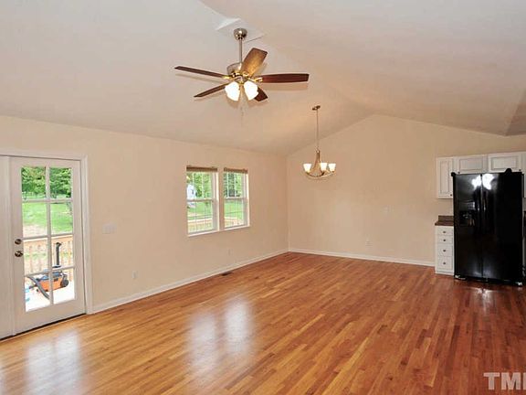 4th image of 2910 Trail Dr
