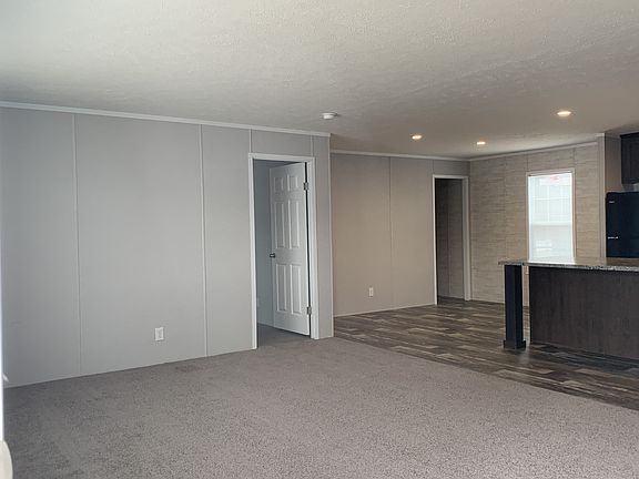 4th image of 516 Courtland Ln #611