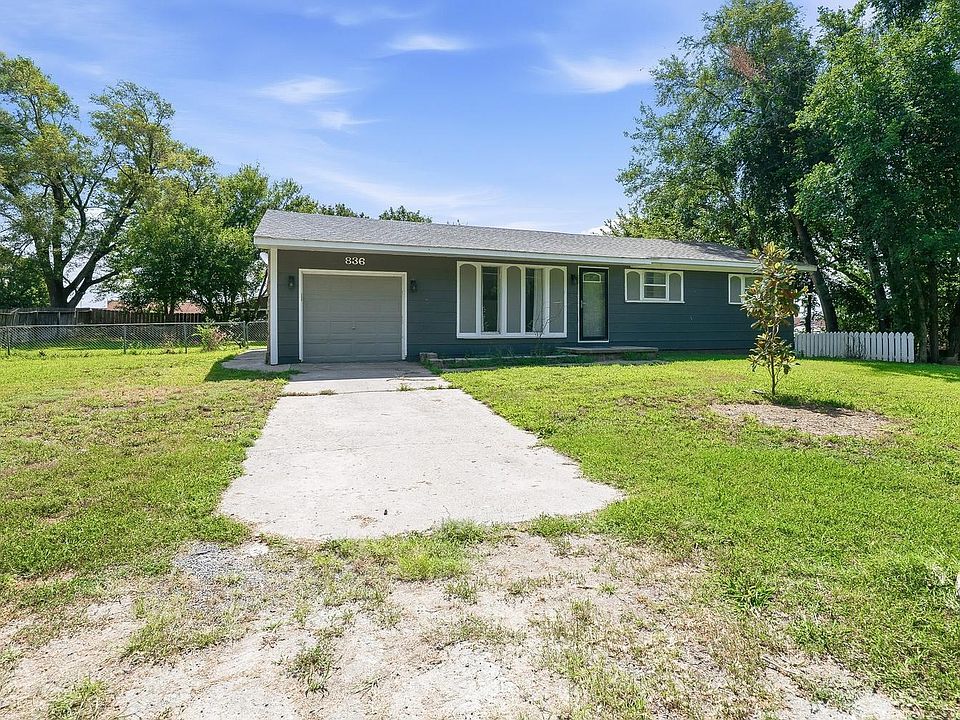 1st image of 836 Opal St