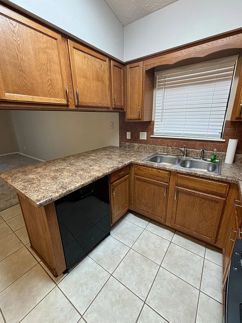 178 Kristine Blvd — Photo 4