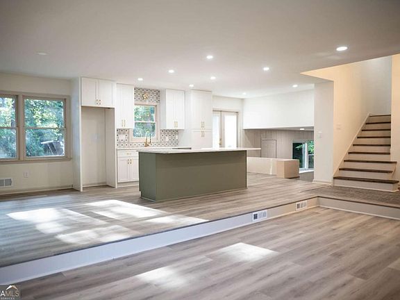 2nd image of 3108 Pheasant Dr