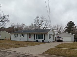 1025 N Dewey St, Owosso, MI 48867
