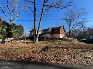 38 Bay View Rd, Hopatcong, NJ 07843