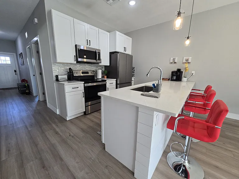 9411 Agate St — Photo 4