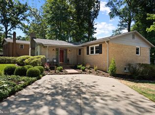 6604 Grey Fox Dr, Springfield, VA 22152