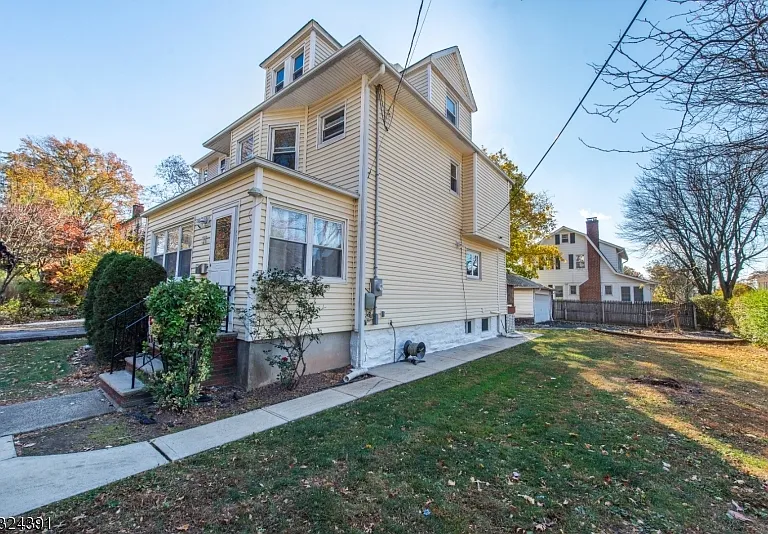 51 Cedar Ave — Photo 23