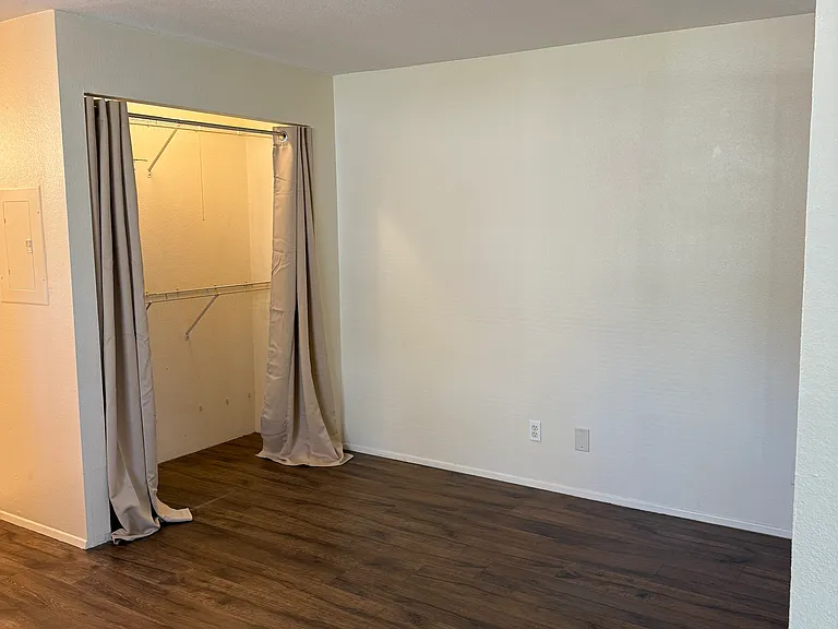511 E Roy St #314 — Photo 6