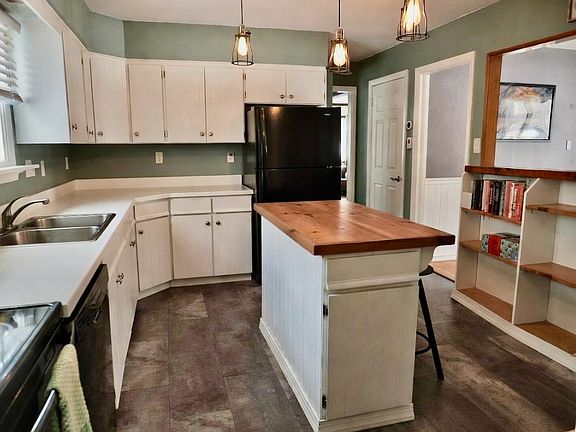 4th image of 103 Pleasant Street