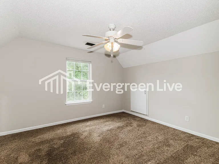519 Oakbrook Village Rd — Photo 9