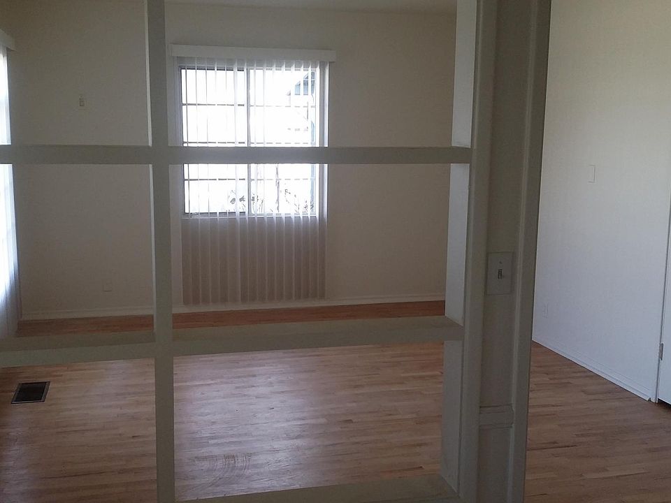 2nd image of 563 Calla Ave