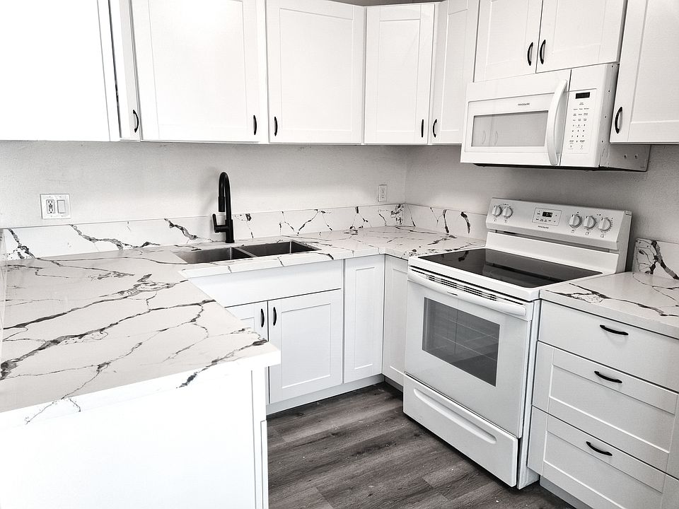 Beautiful kitchen with quartz countertop