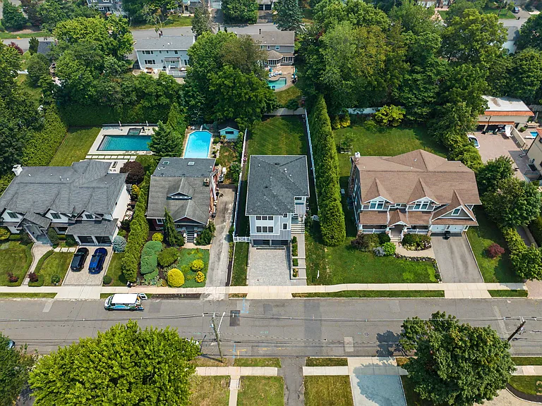 67 Westervelt Pl — Photo 22