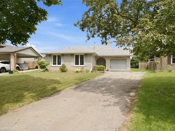 7 Sigurd Jensen Ct, Brantford, ON N3R 6Y8