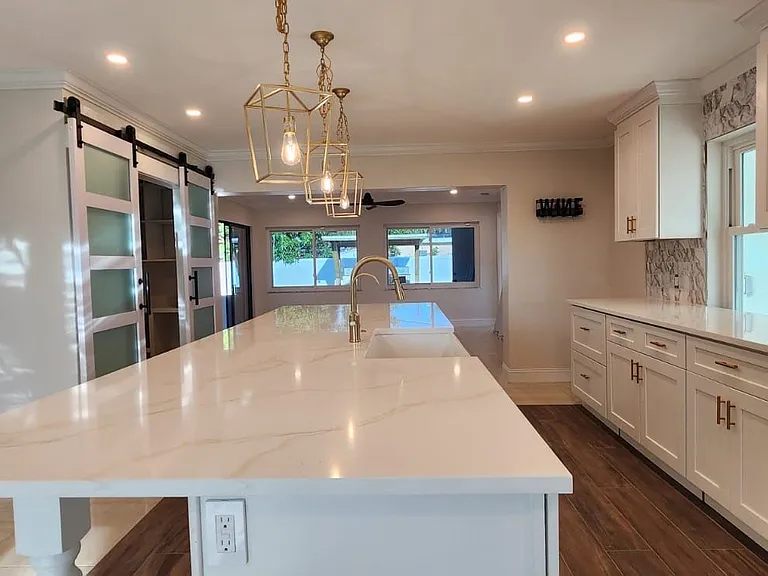 4590 Carson St NE — Photo 2