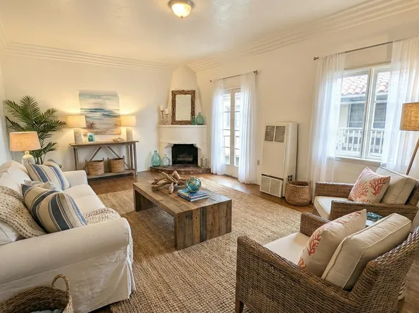 2075 E 3rd St, Long Beach, CA