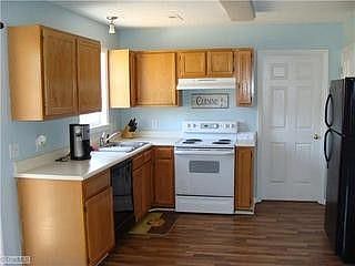 4th image of 16 Brentlen Way