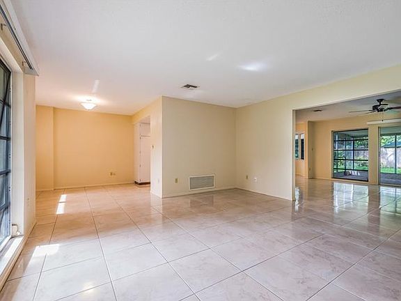 4th image of 1903 Rolling Green Cir