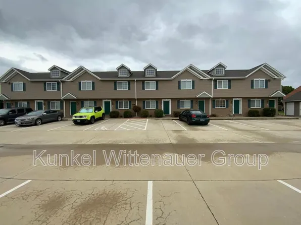 704 Fountain View Dr #F, Mascoutah, IL 62258