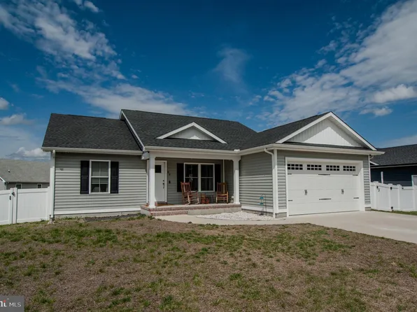 89 Mayflower Dr, Felton, DE 19943