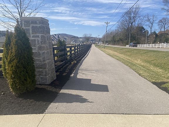 4th image of 1565 Sunset Rd