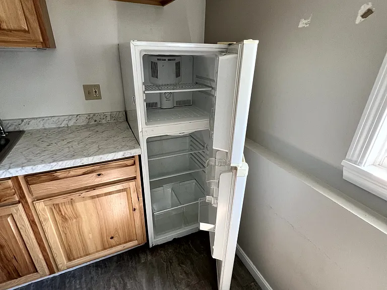 51 Glenwood Dr #1 — Photo 13