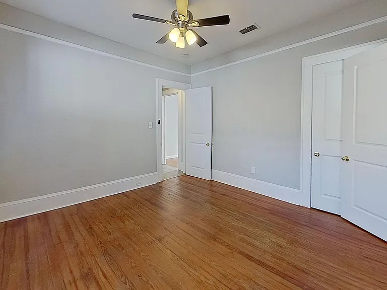 4633 Kingsbury St — Photo 16