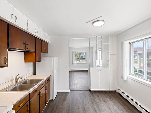 2nd image of 412 & 418 N Clinton St #1991