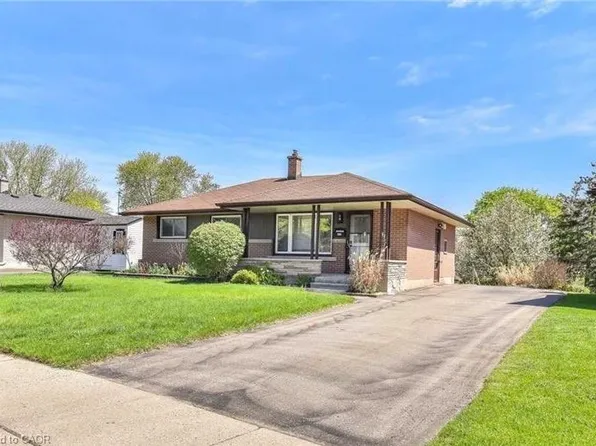 1801 Biscayne Dr, Cambridge, ON N3H 4R2