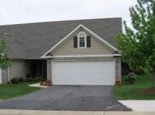 869 W Pointe Dr, Asheville, NC 28806