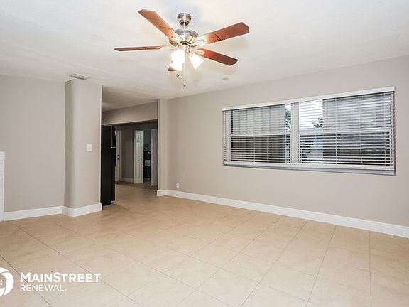 4th image of 1523 NW 10th Pl