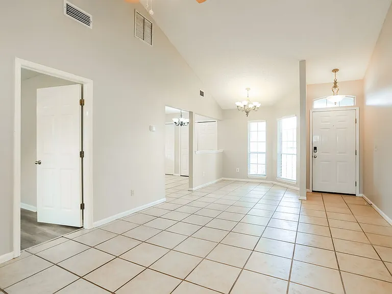 330 Canoe Cir — Photo 6