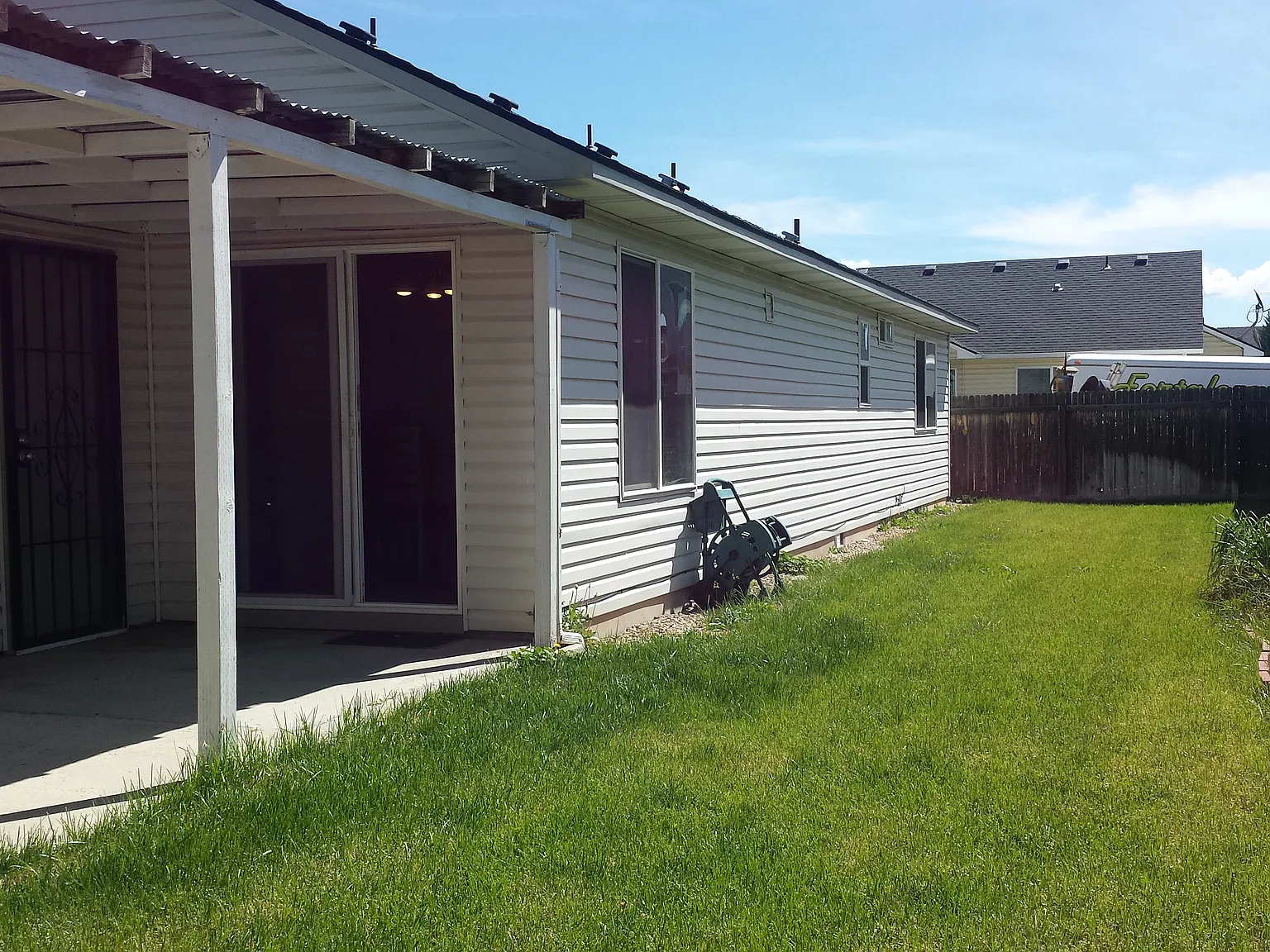 3 bed, 1355 sqft, $2,195 — Photo 2