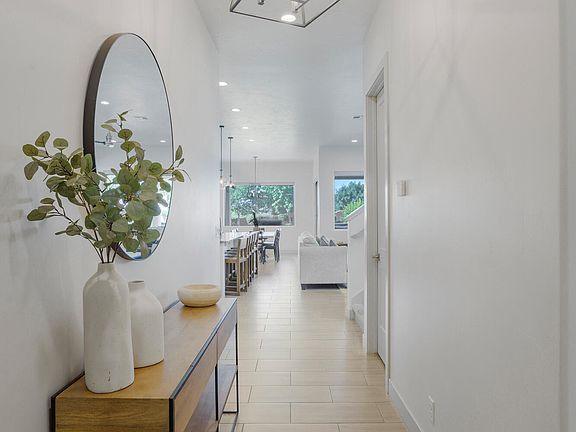 4th image of 3770 Oasis Ln #34