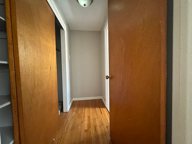 56-1B Webster St — Photo 5