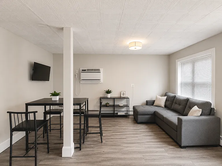 195 Maverick St #1 — Photo 17