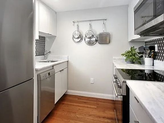 5th image of 144 Commonwealth Ave APT 10