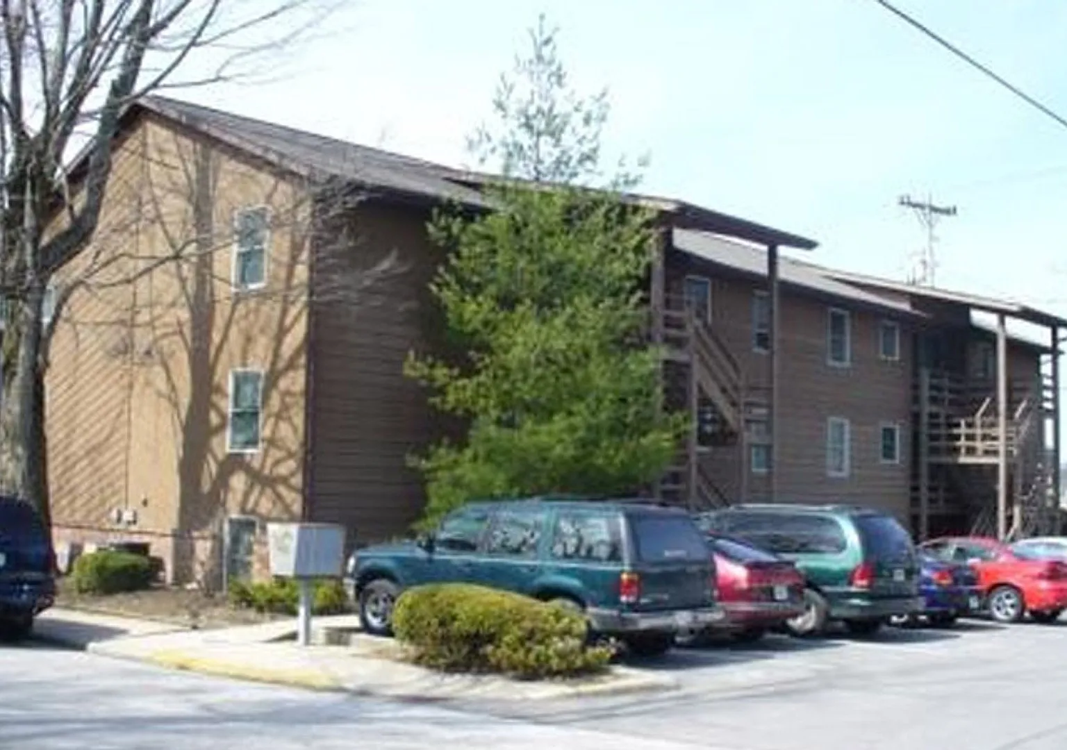525 Henderson Crossing - Half Off Admin Fees & $350 Gift Card! — Photo 1