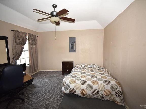 5th image of 2404 E Hibiscus Ave