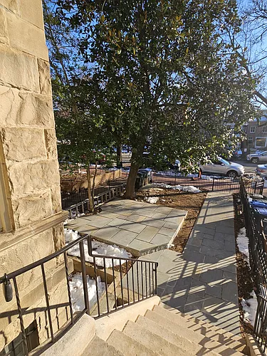 1012 E Capitol St NE #B Photo 1