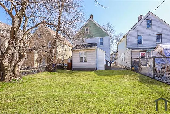 3 bed, 1500 sqft, $1,200 — Photo 2