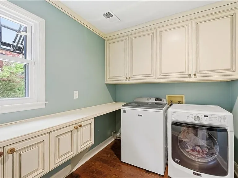 1386 Churchill Way — Photo 25