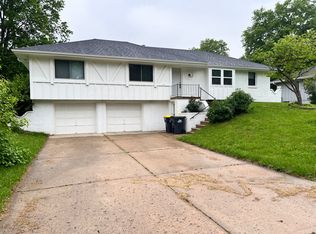 603 NE 2nd St, Blue Springs, MO 64014