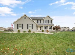 1752 Horseshoe Bend Dr, Perrysburg, OH 43551