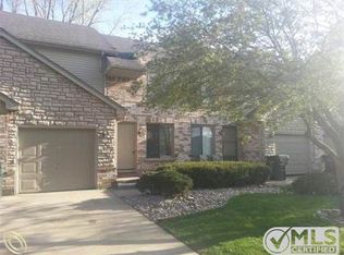 8428 Annsbury Dr, Shelby Township, MI 48316